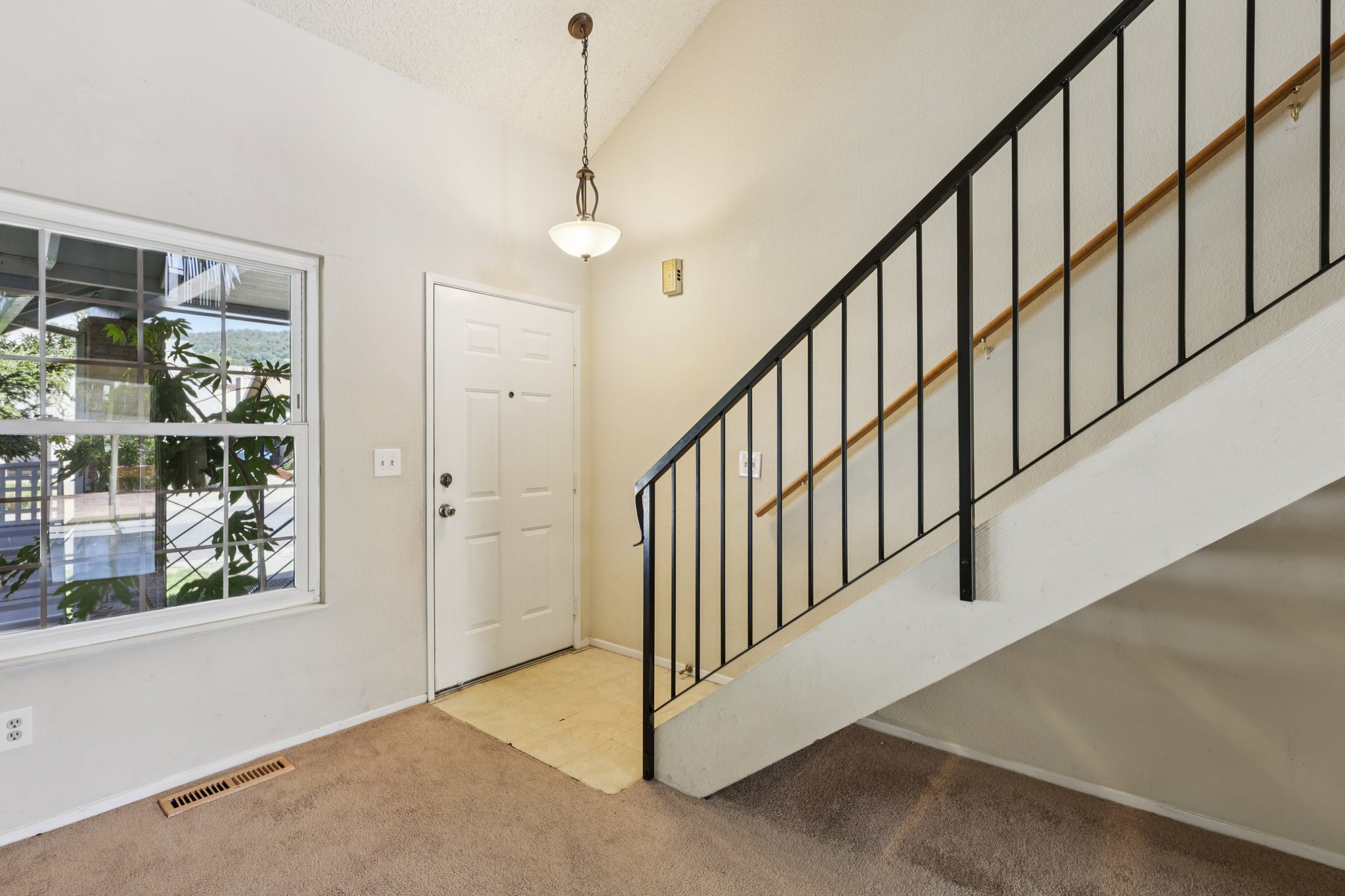 Holly Ave-S2403-004.jpg