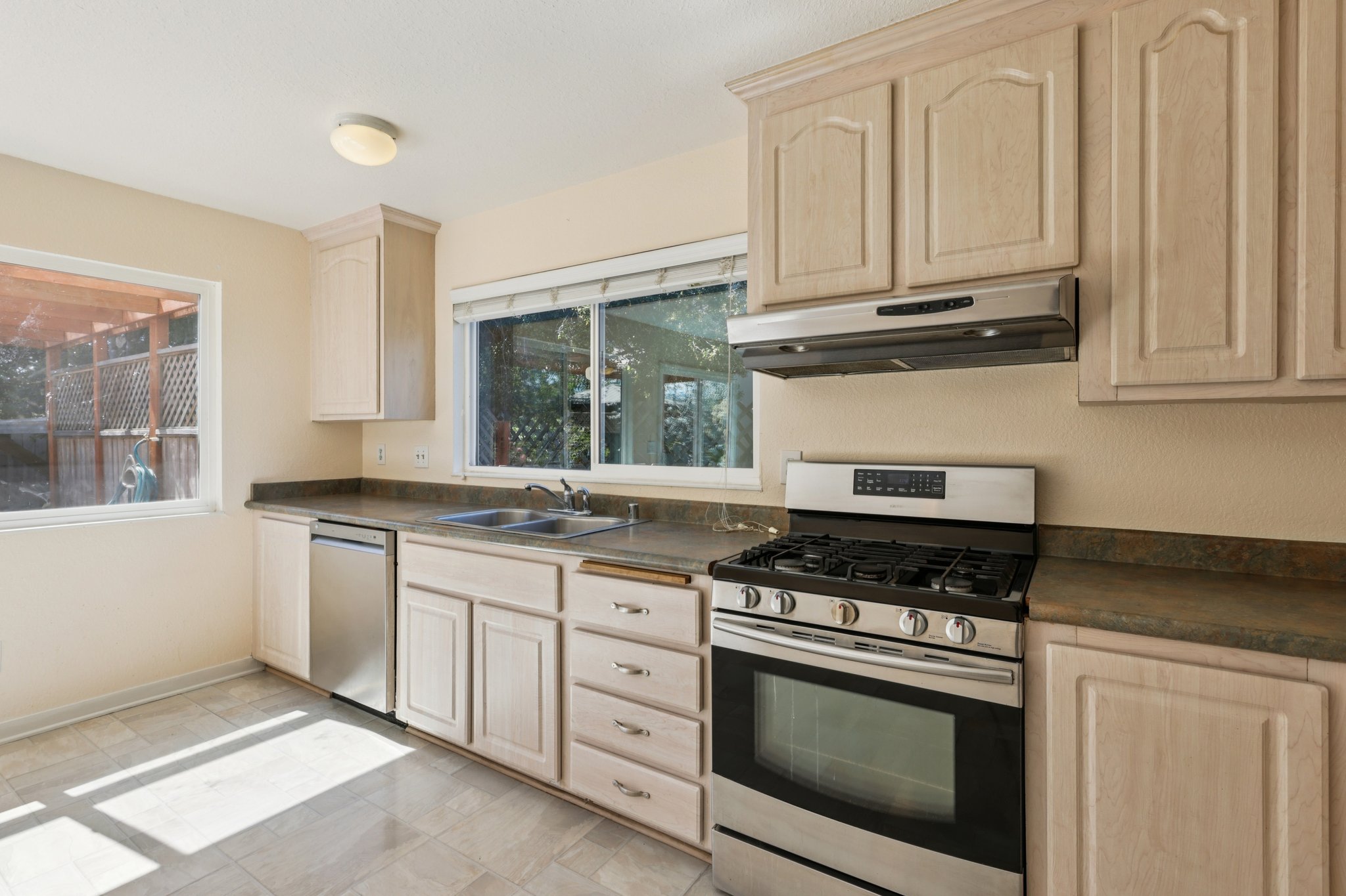 Holly Ave-S2403-012.jpg