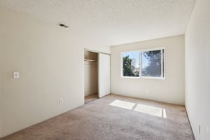 Holly Ave-S2403-019.jpg