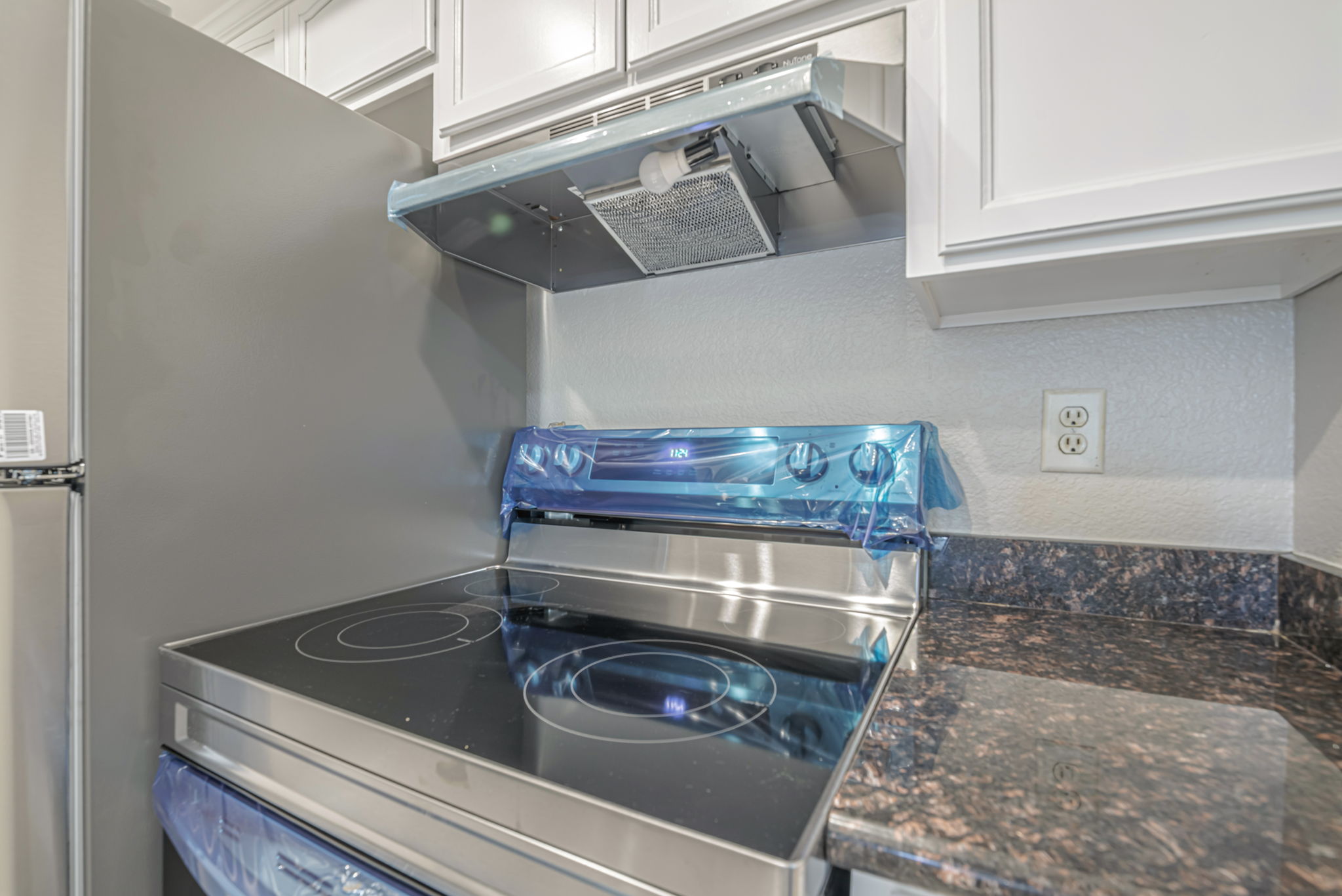 014_1553 Pyrenees Ave 35