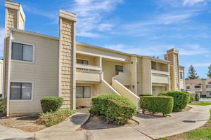 002_1553 Pyrenees Ave 35