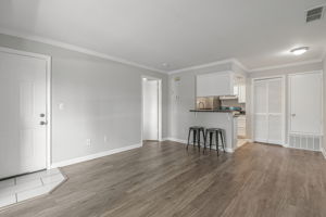 006_1553 Pyrenees Ave 35