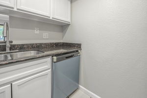 013_1553 Pyrenees Ave 35