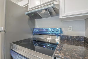014_1553 Pyrenees Ave 35