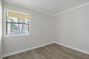 017_1553 Pyrenees Ave 35