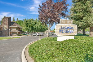 028_1553 Pyrenees Ave 35