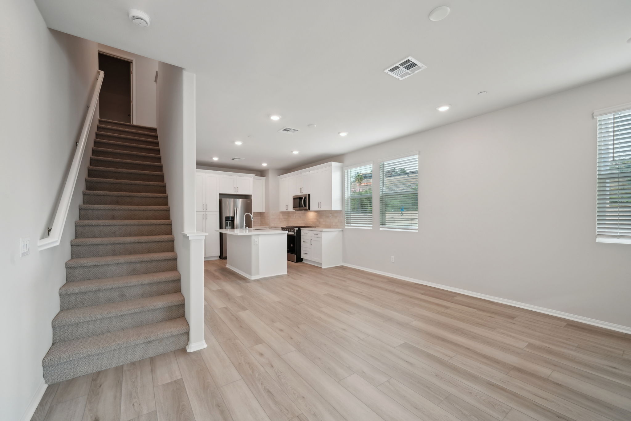 SoCal - Stratus - 1553 Stratus Dr, Pomona, CA 91768 - 007