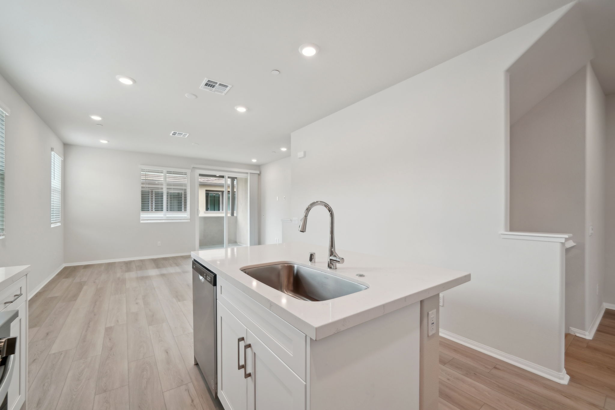 SoCal - Stratus - 1553 Stratus Dr, Pomona, CA 91768 - 010