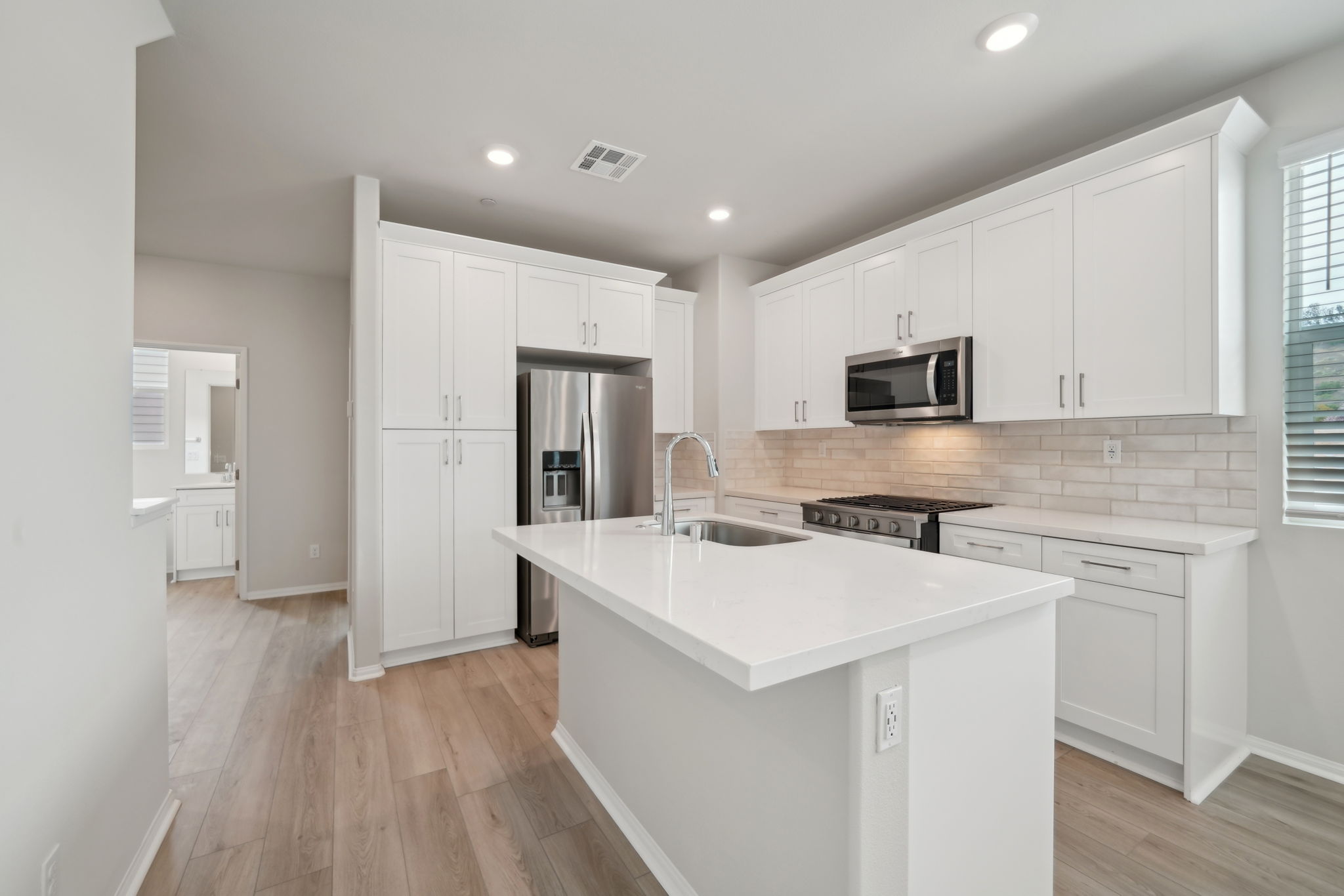 SoCal - Stratus - 1553 Stratus Dr, Pomona, CA 91768 - 011