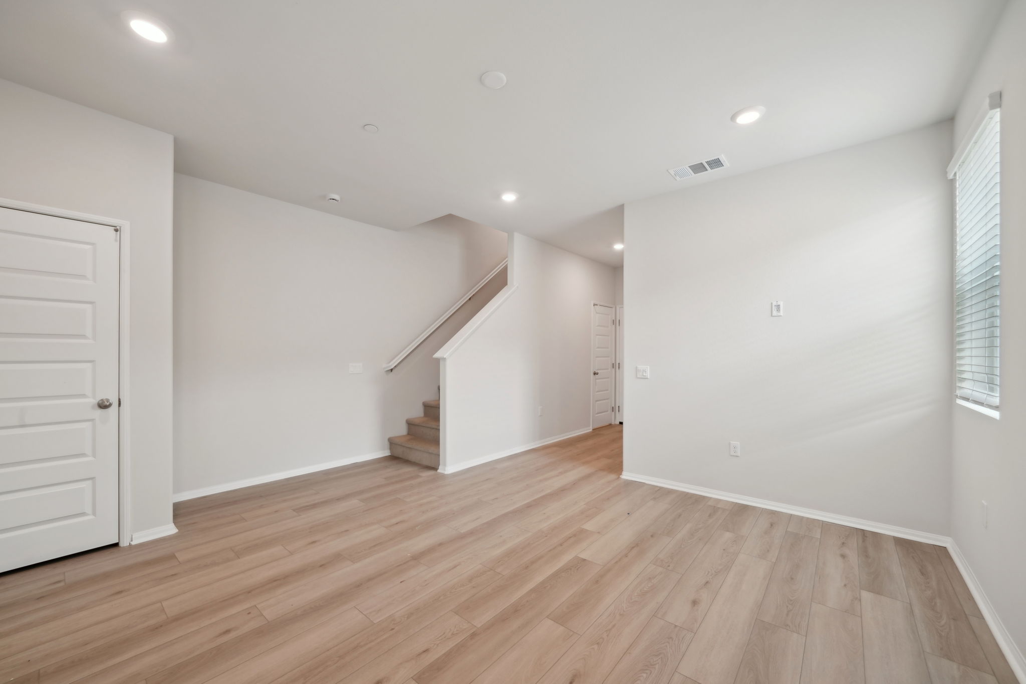 SoCal - Stratus - 1553 Stratus Dr, Pomona, CA 91768 - 016