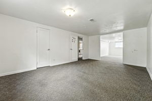  Photo 37
