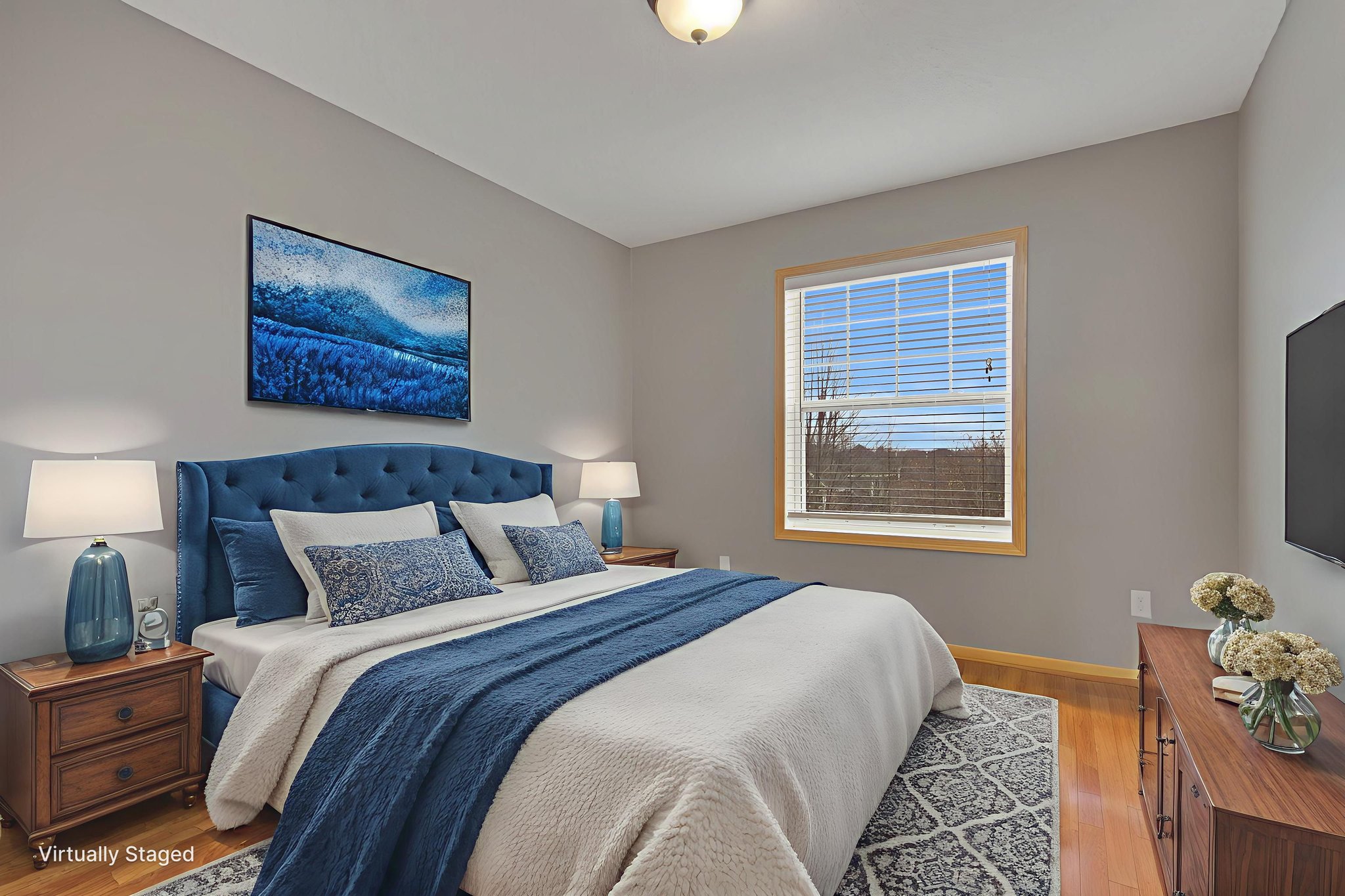 DSC07730 virtually staged.jpeg