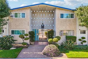 S Budlong Pl 7-S1510-002.jpg