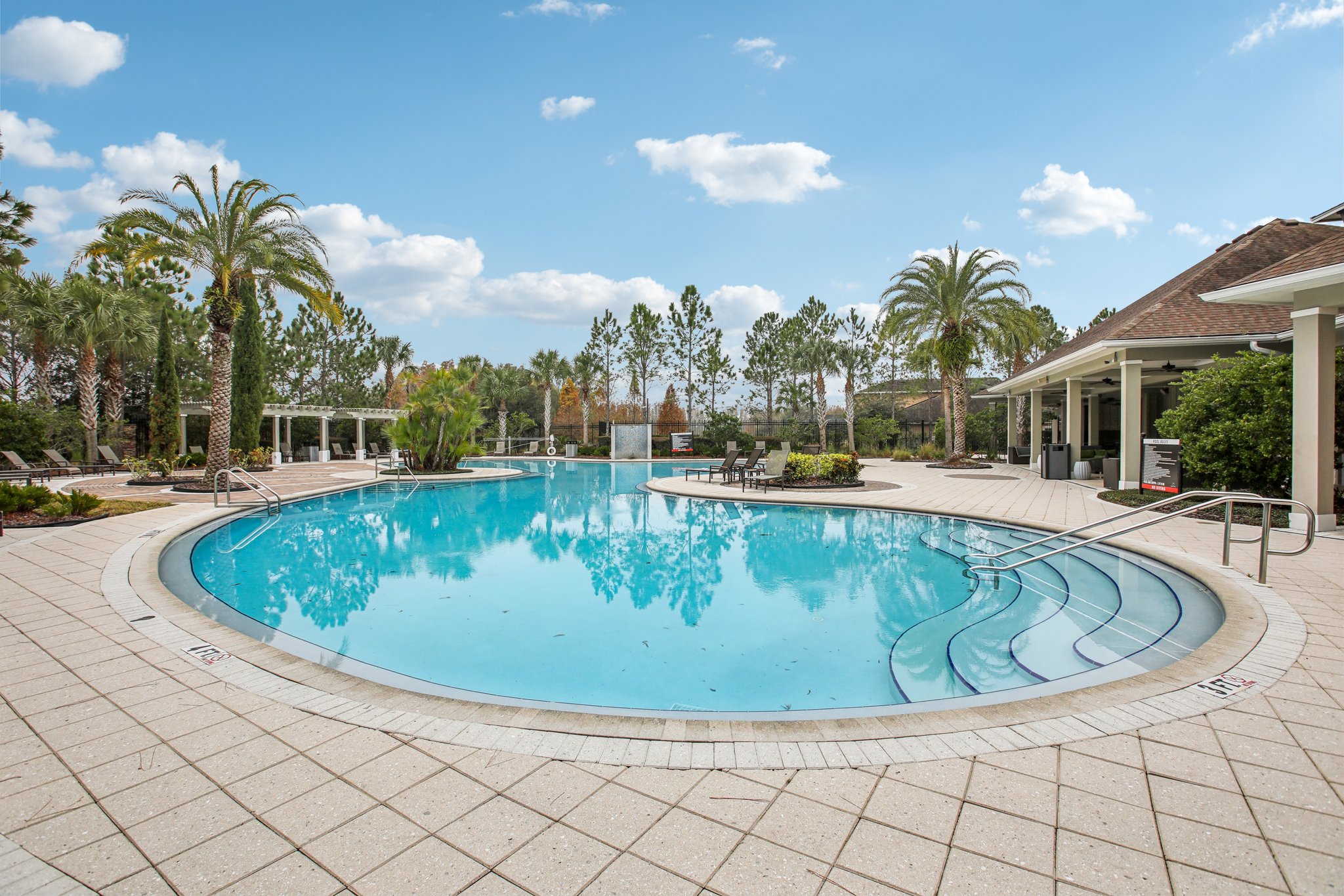 Ludington Ave-0601-907.jpg