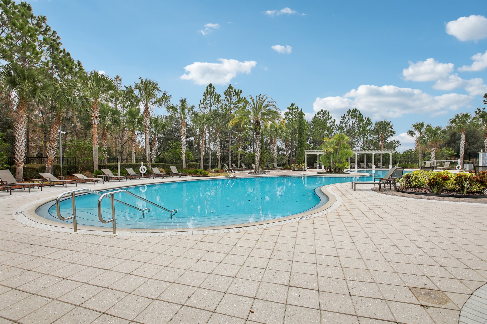 Ludington Ave-0601-908.jpg