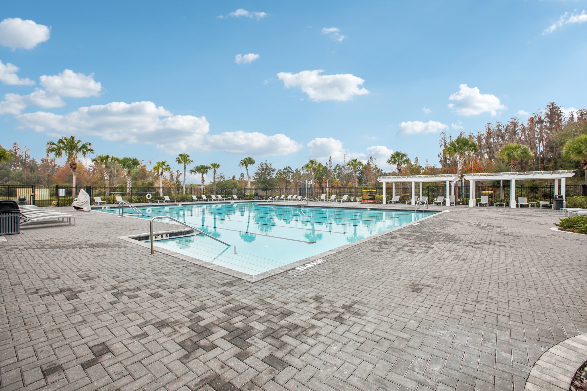 Ludington Ave-0601-910.jpg