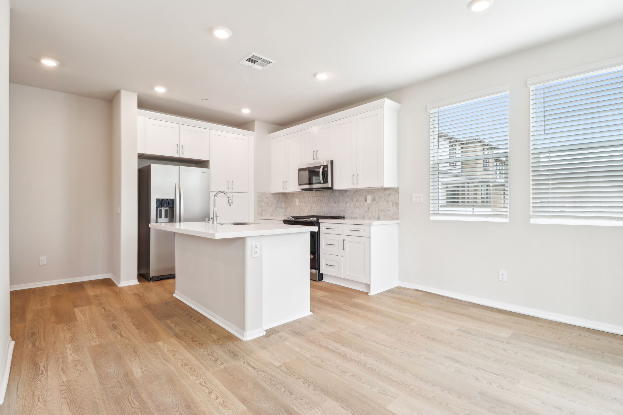 Southern California - Stratus - 1555 Stratus Drive, Pomona, CA 91768 - 005