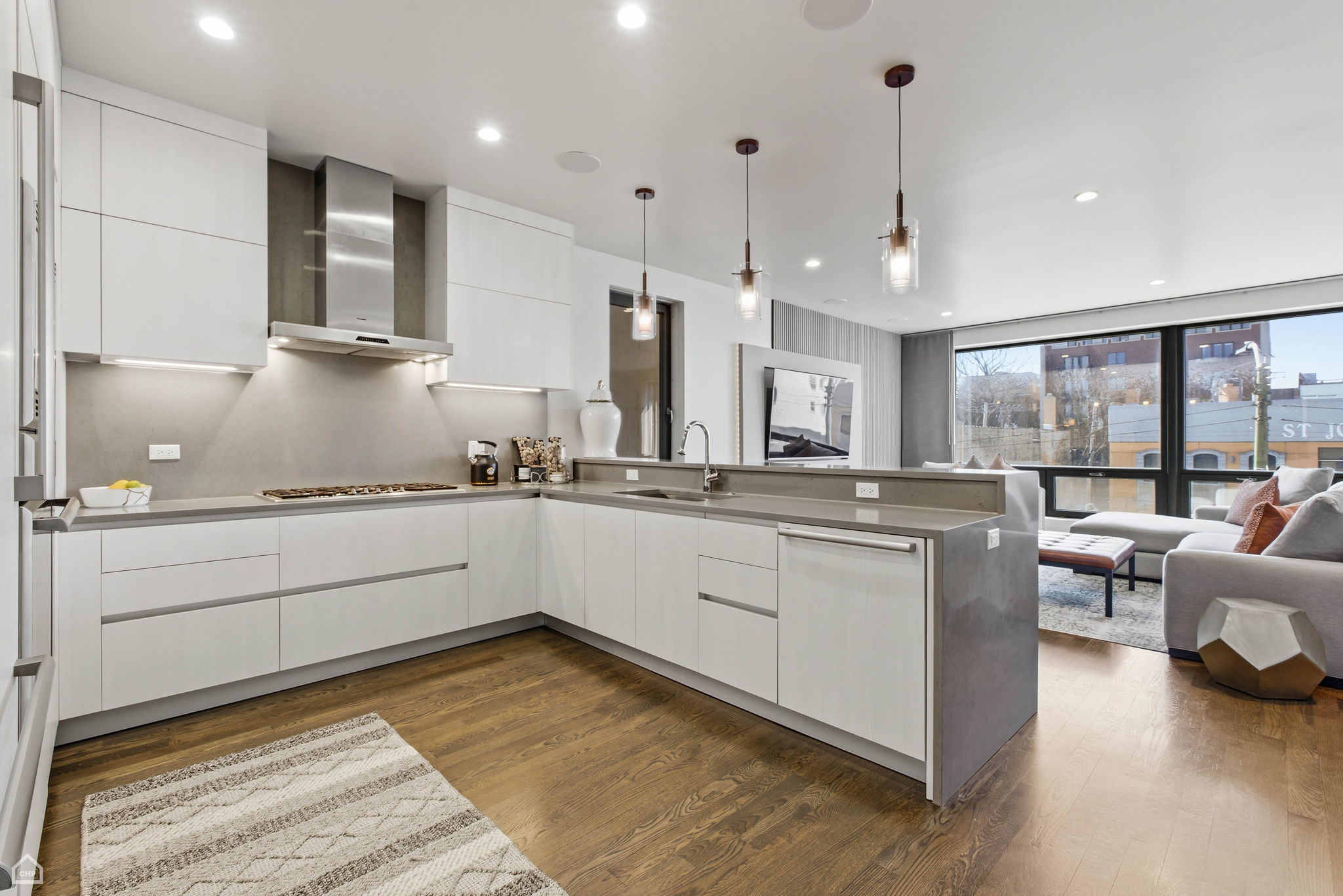 1555 W Fry St 203 - Karen Biazar_CHP2026_003