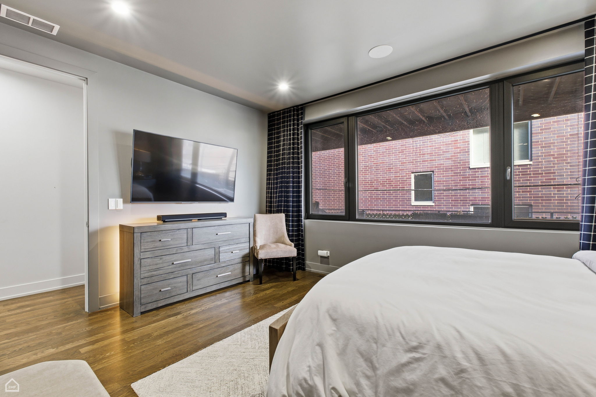 1555 W Fry St 203 - Karen Biazar_CHP2026_024