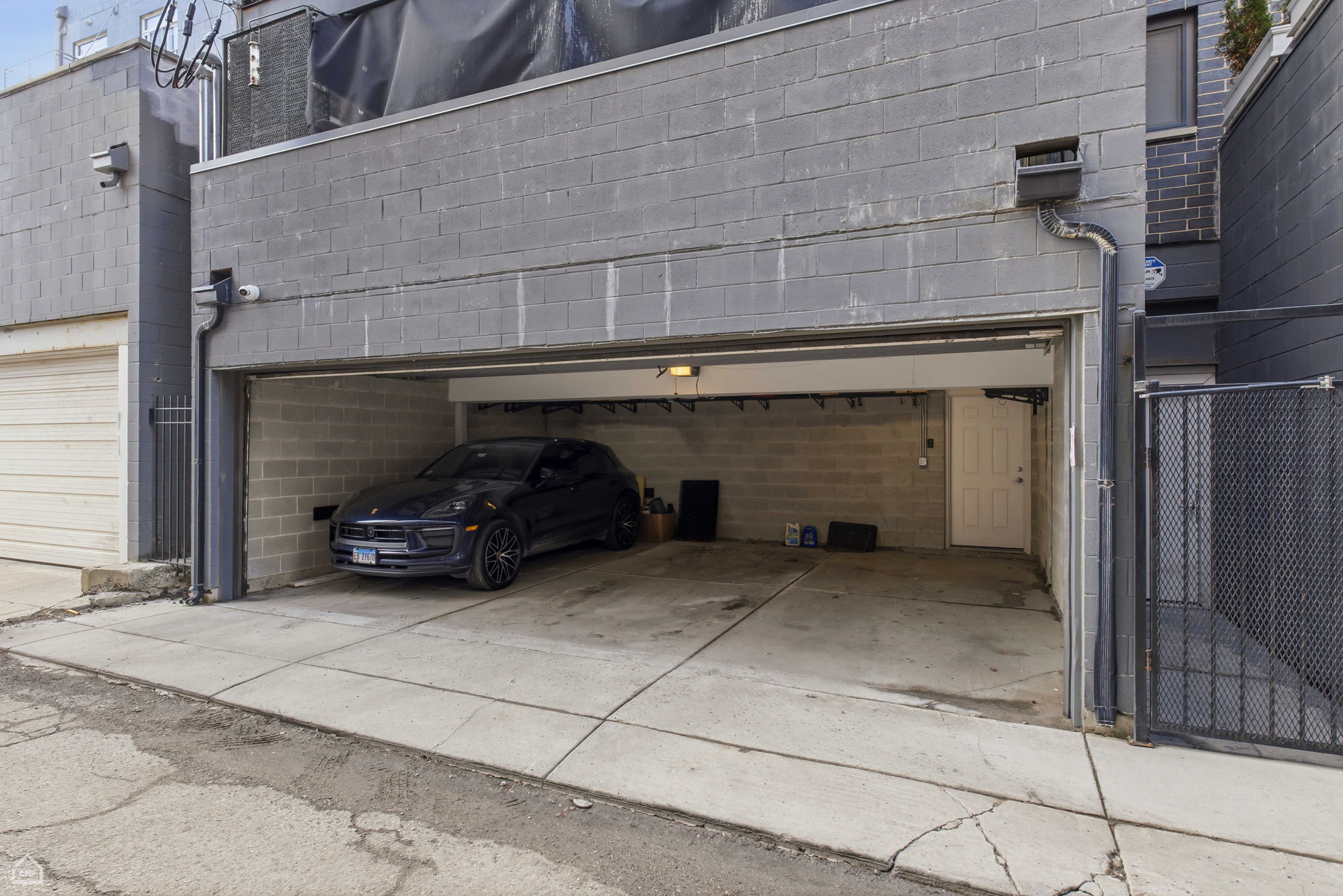 1555 W Fry St 203 - Karen Biazar_CHP2026_031