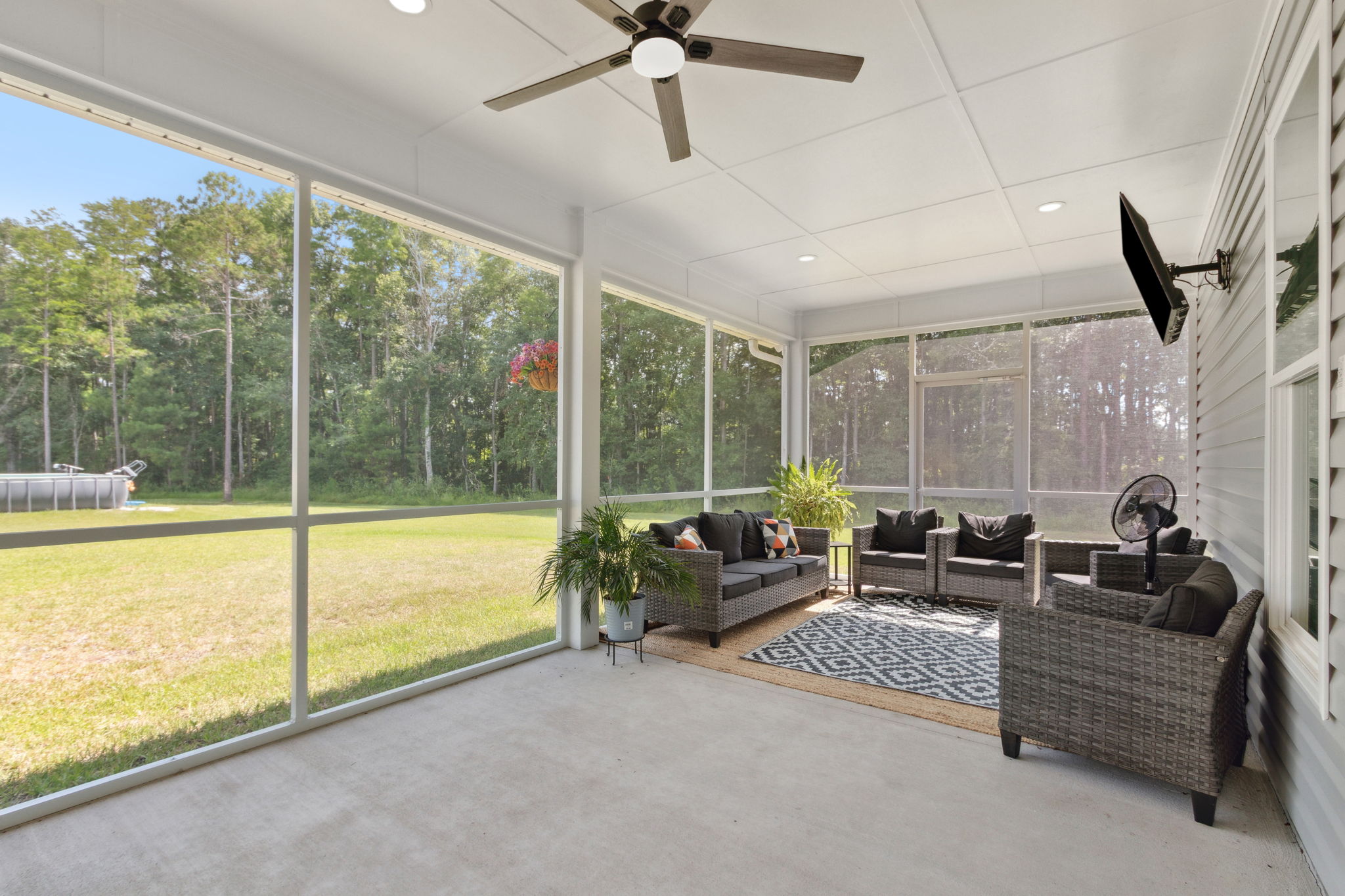 Screened-in Porch