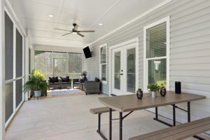 Screened-in Porch