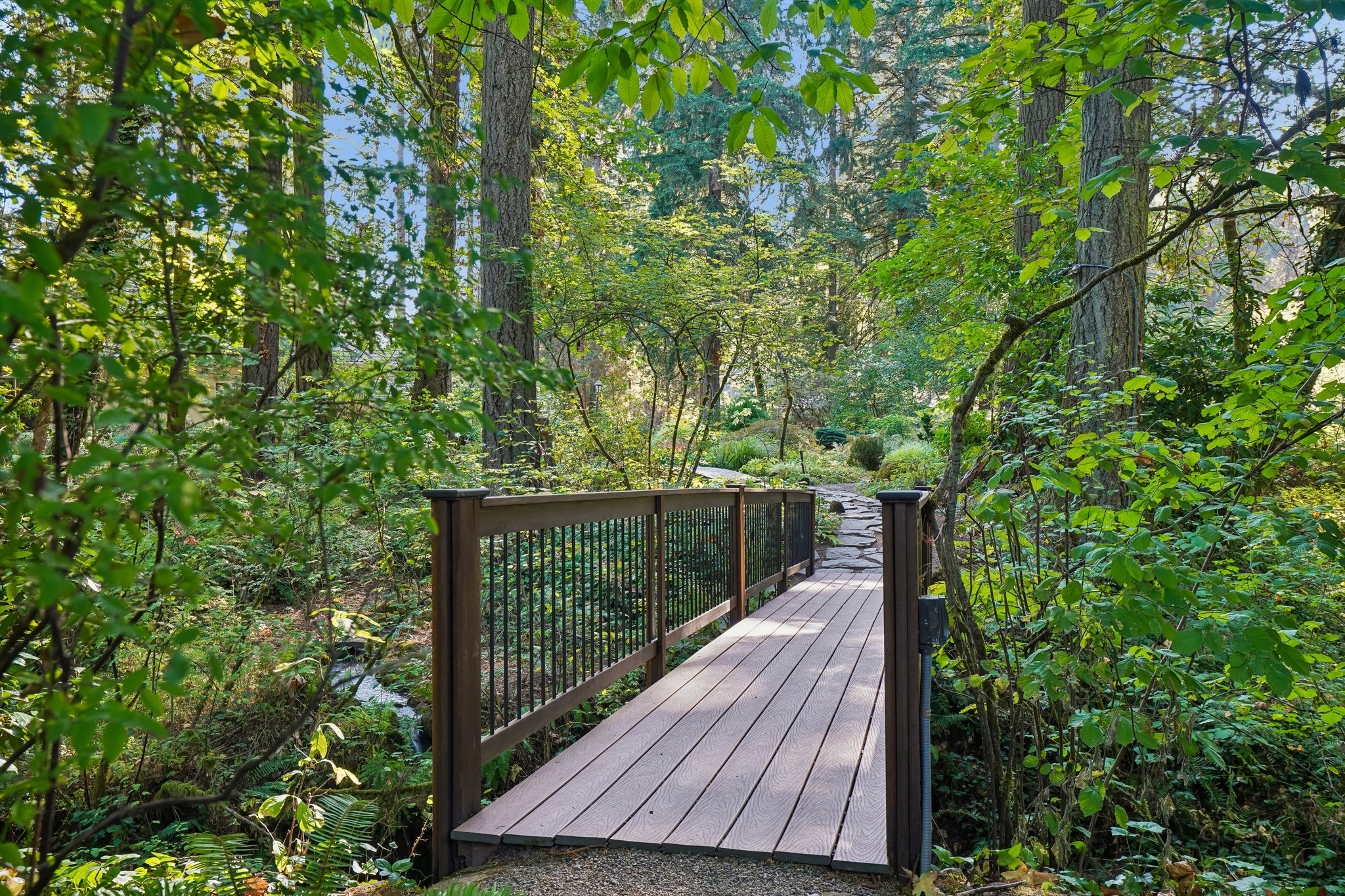 S Clackamas River Dr-1709-915.jpg