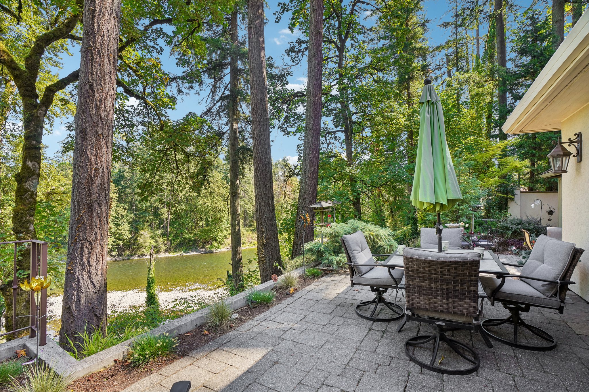S Clackamas River Dr-S1709-121.jpg