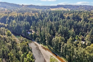 S Clackamas River Dr-S1709-107.jpg