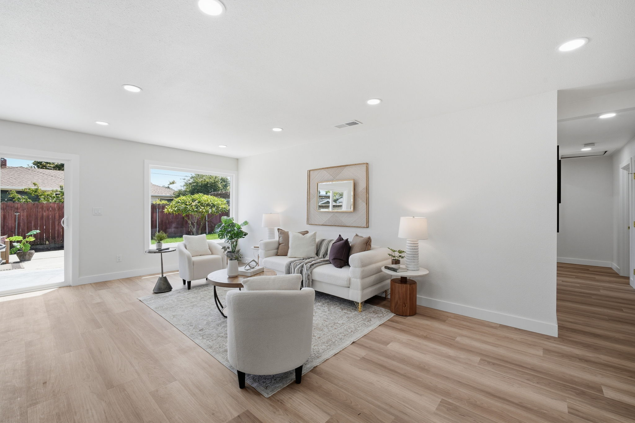  Photo 33