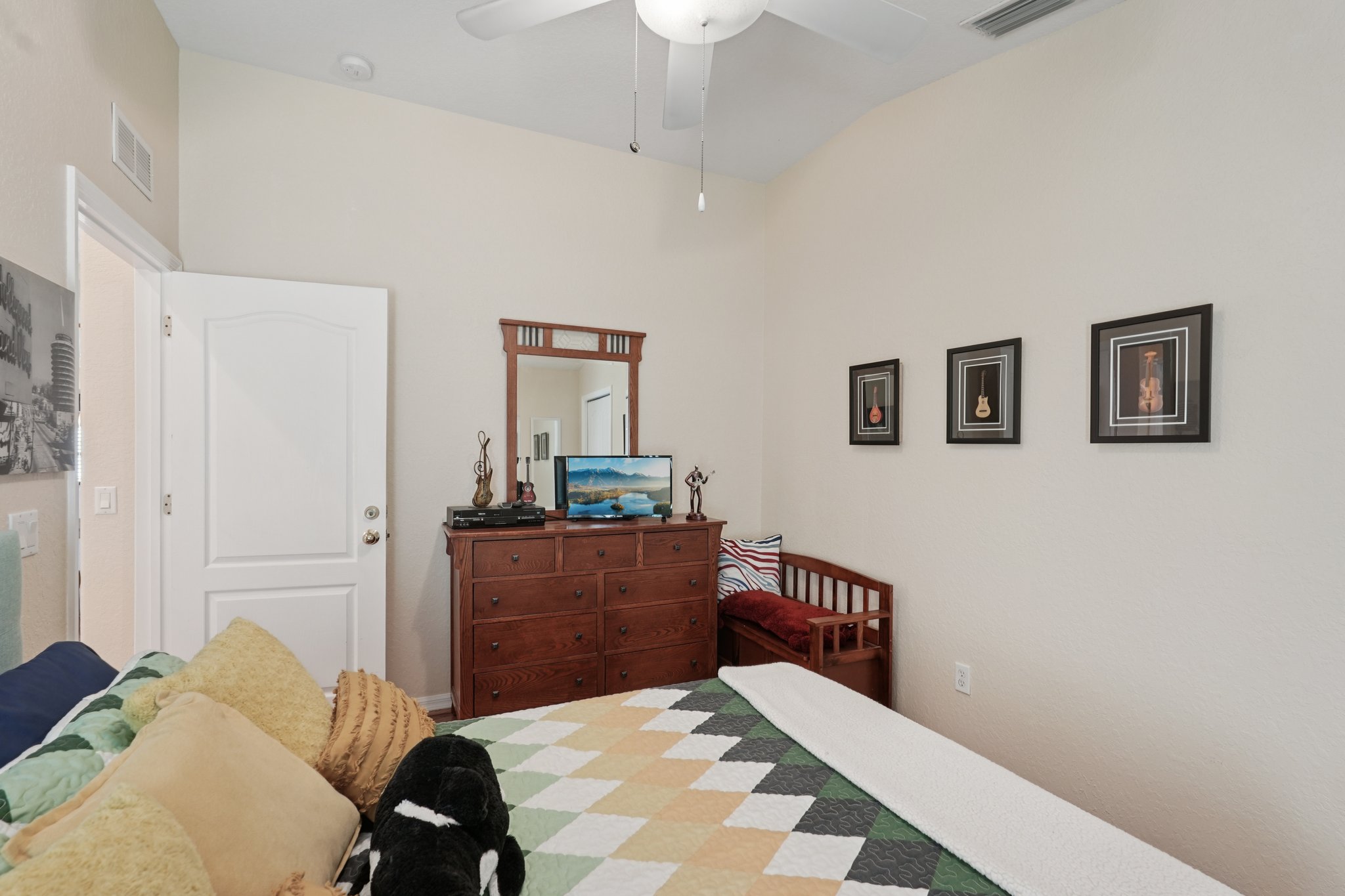 Scarlett Ave-S2907-028.jpg