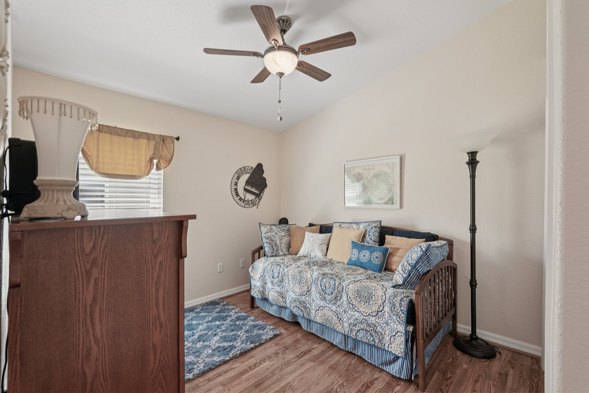 Scarlett Ave-S2907-031.jpg