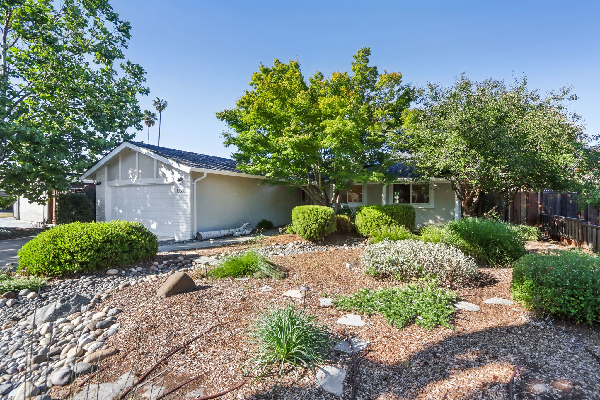 La Alameda Dr-002.jpg