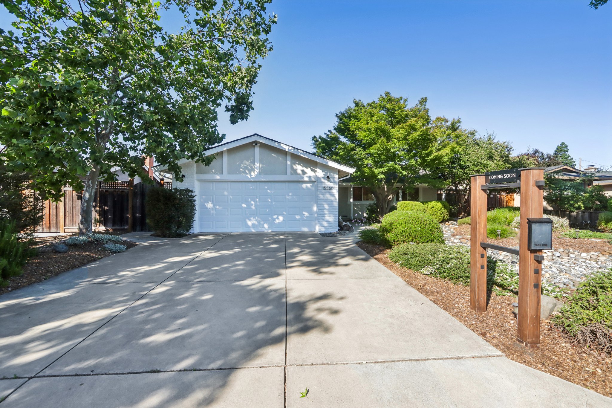 La Alameda Dr-004.jpg