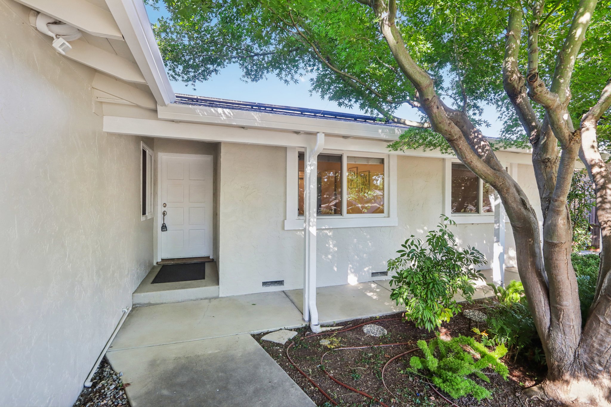 La Alameda Dr-007.jpg