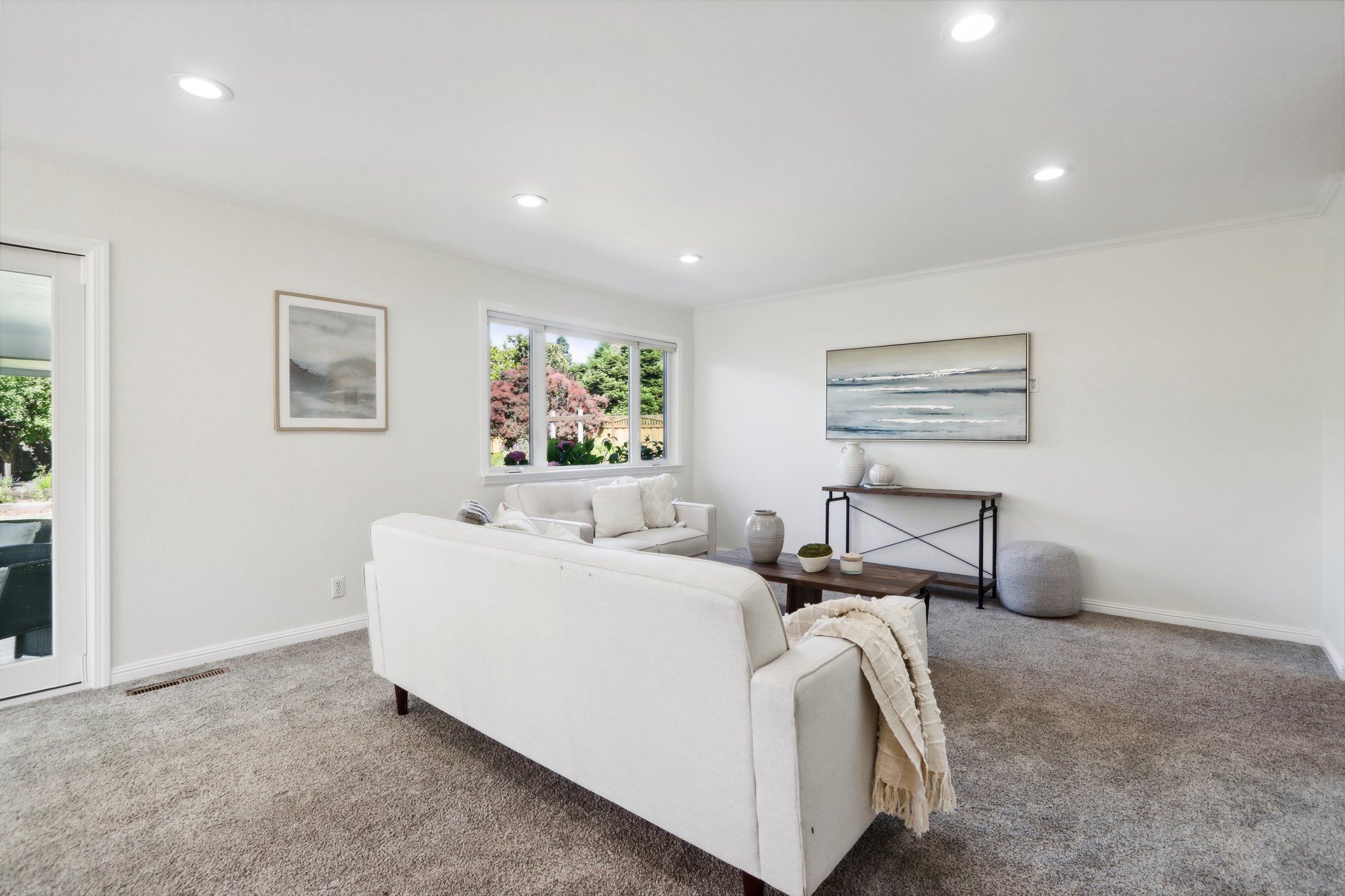 La Alameda Dr-010.jpg