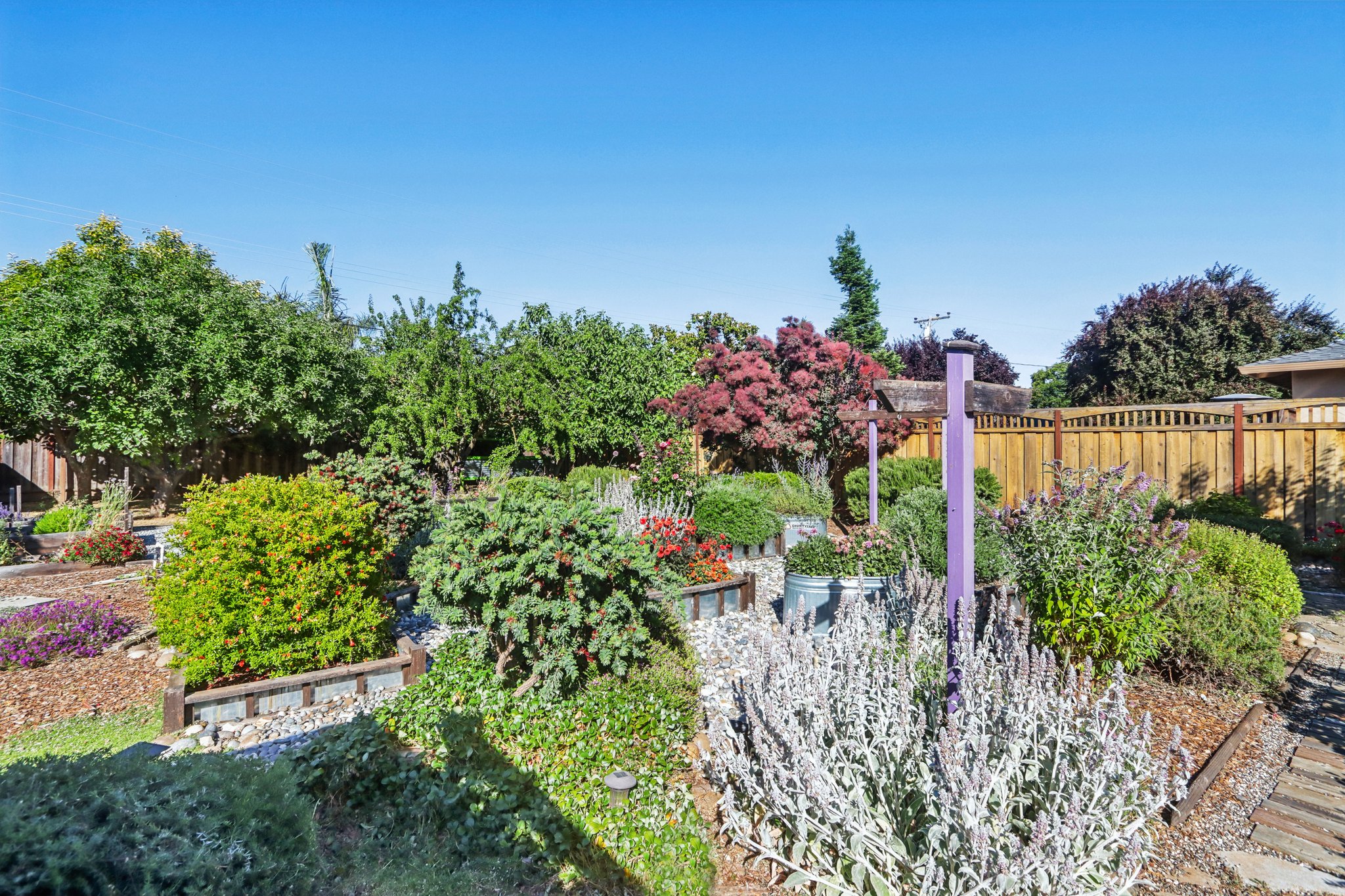 La Alameda Dr-046.jpg