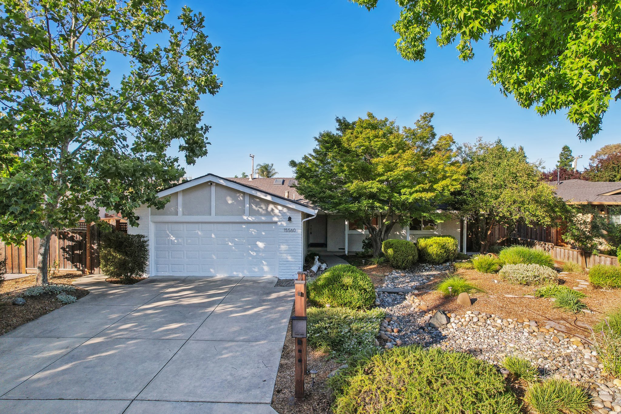 La Alameda Dr-057.jpg