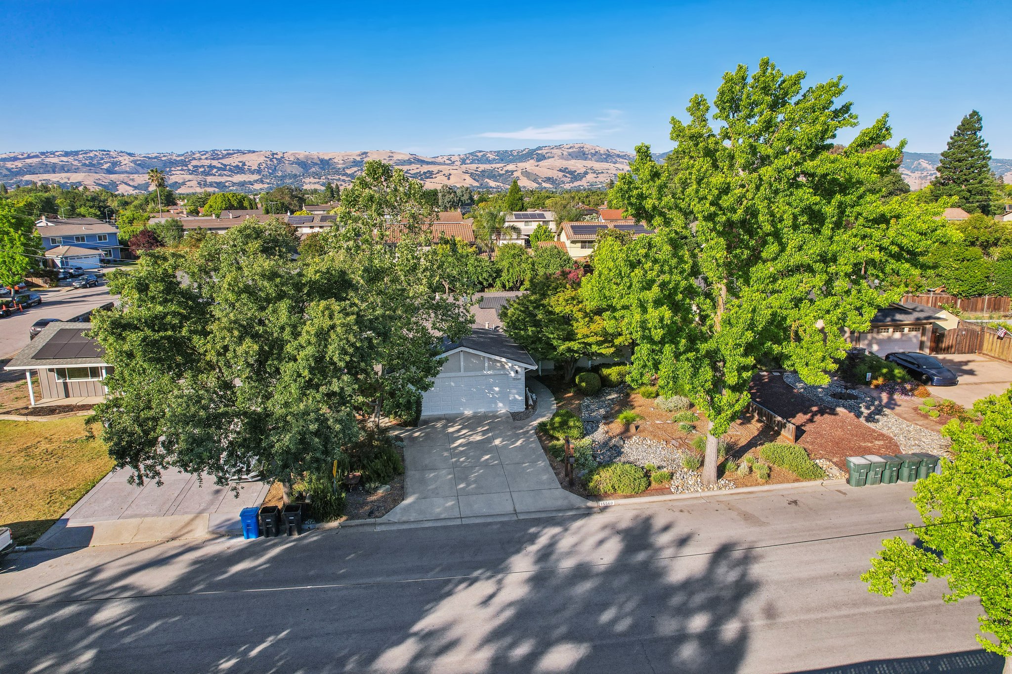 La Alameda Dr-058.jpg