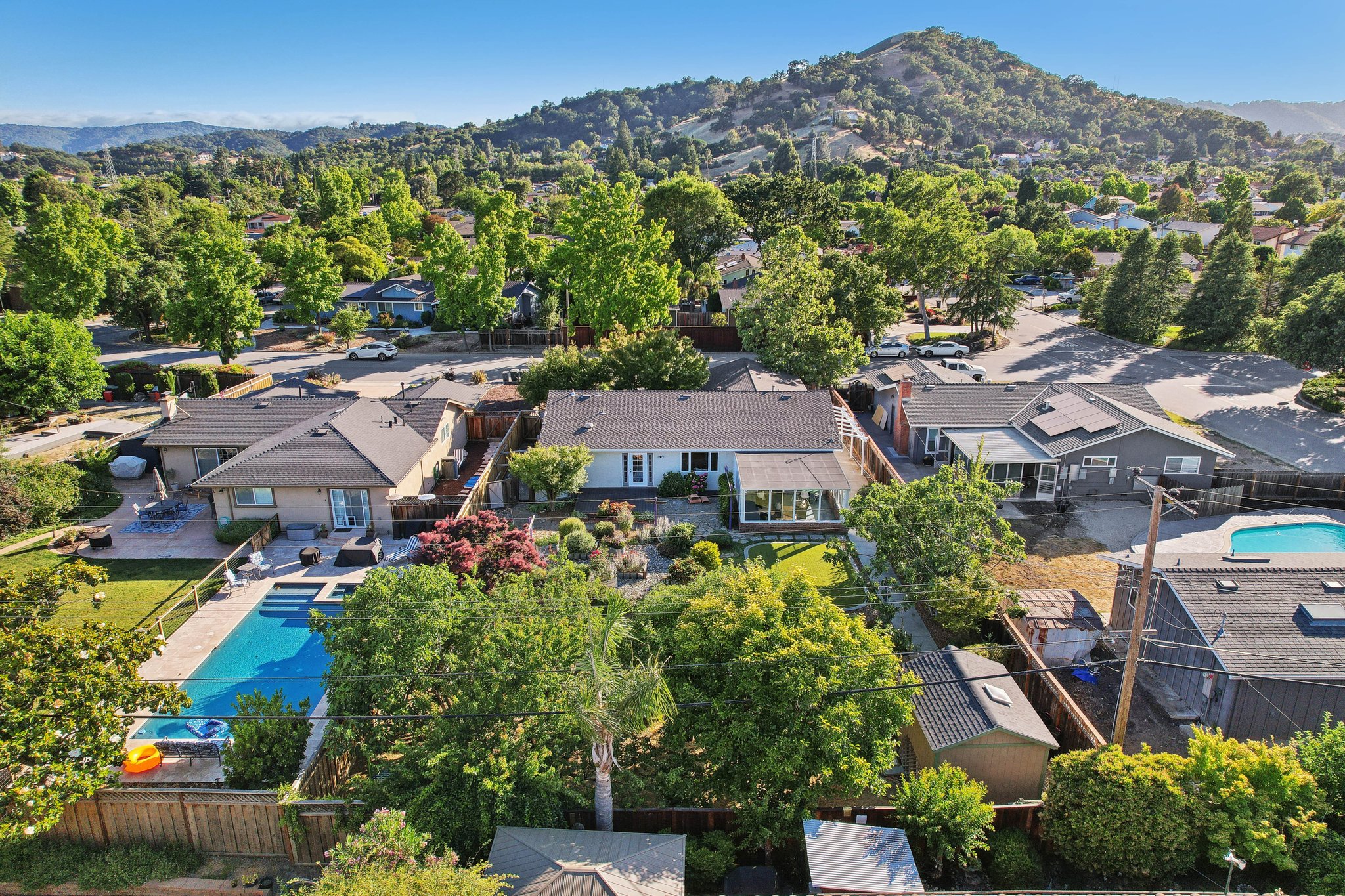 La Alameda Dr-064.jpg