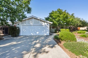 La Alameda Dr-001.jpg