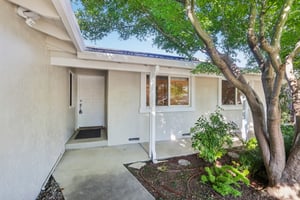 La Alameda Dr-007.jpg