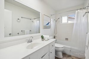 La Alameda Dr-032.jpg