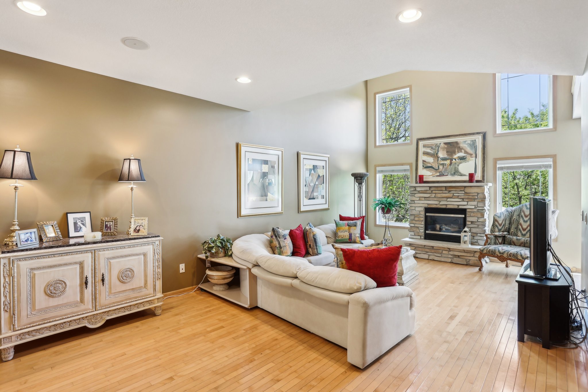 Lilac Dr-0905-009.jpg