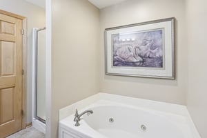 Lilac Dr-0905-019.jpg
