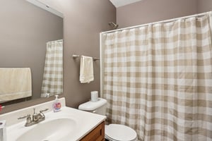 Lilac Dr-0905-027.jpg