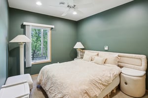 Lilac Dr-0905-028.jpg