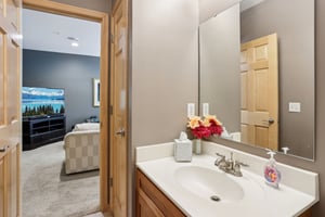 Lilac Dr-0905-032.jpg