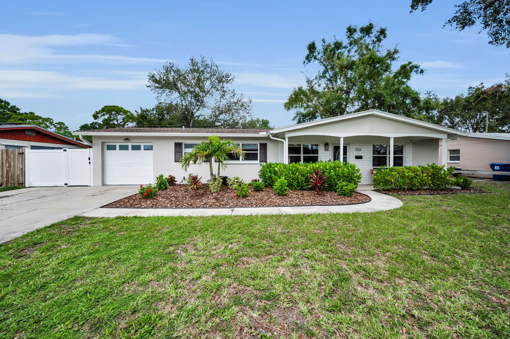 Front Exterior4