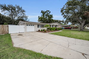 Front Exterior5